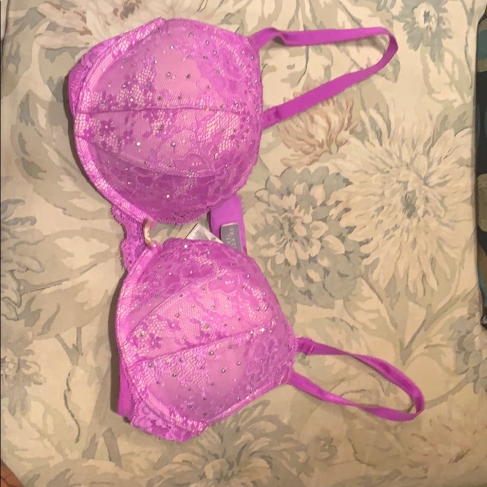 Victoria’s Secret bra size 34B